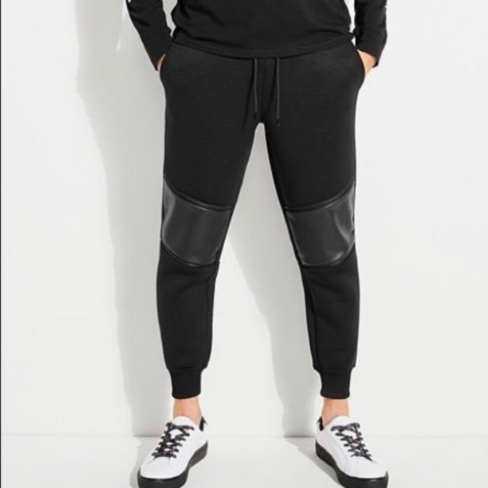 🆕 Guess Los Angeles scuba knit grid joggers - Picture 1 of 8
